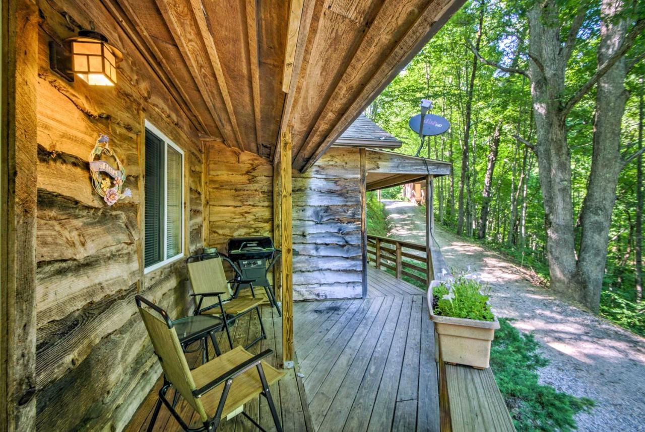 Cozy The Woodshop Cabin With Deck And Forest Views! Robbinsville Exterior photo